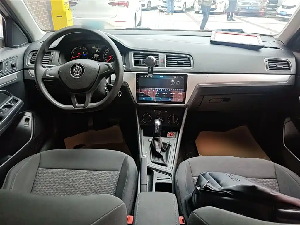 Volkswagen Lavida 2017 — фото 10