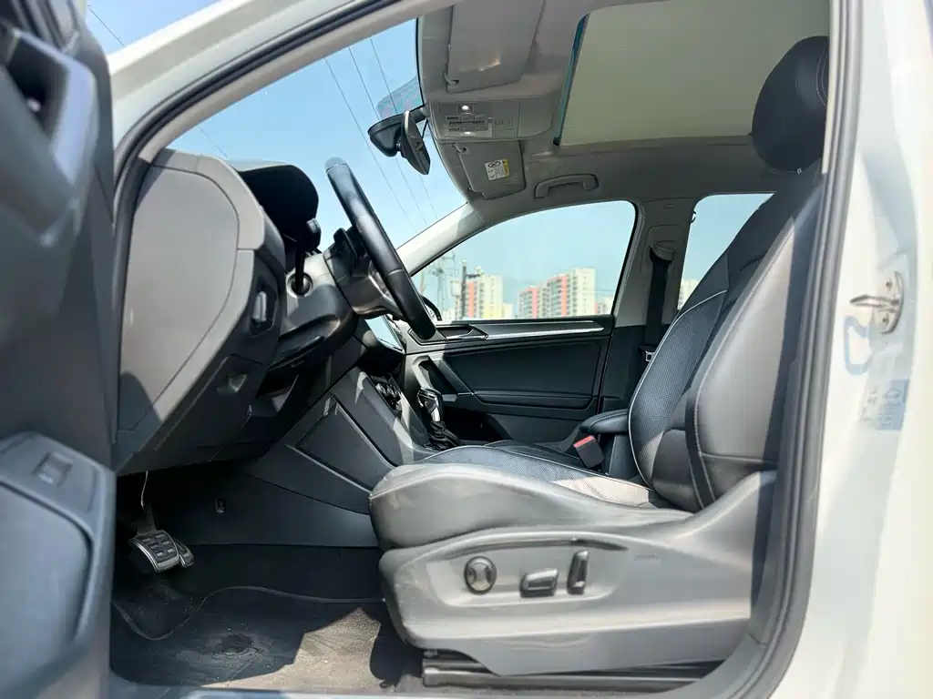 Volkswagen Tiguan L 2021 — фото 12