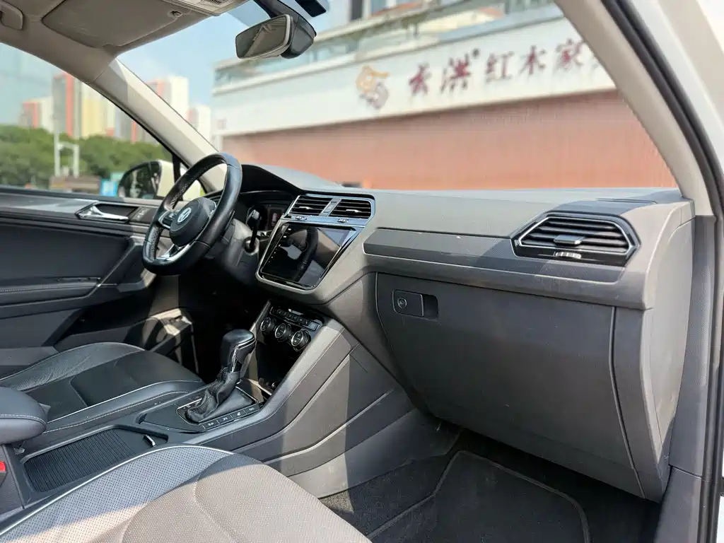 Volkswagen Tiguan L 2021 — фото 25