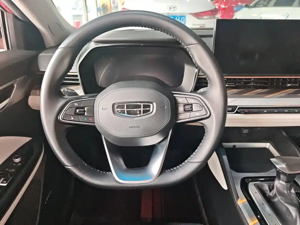 Geely Emgrand L 2022 — фото 2