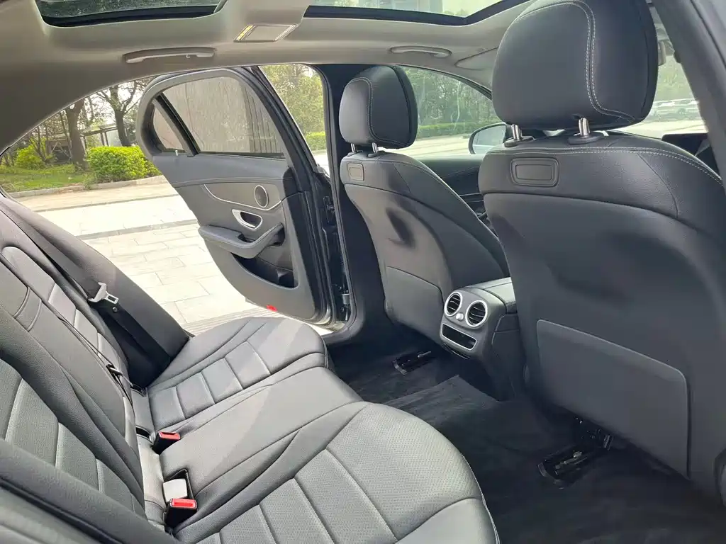 Mercedes-Benz C-Class 2019 — фото 13