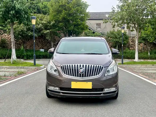 Buick GL8 2013