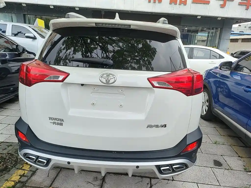 Toyota RAV4 2016 — фото 6