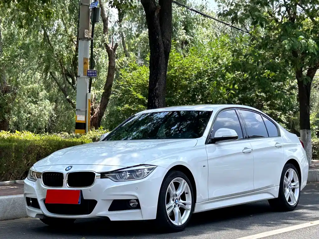BMW 3 Series 2018 — фото 1