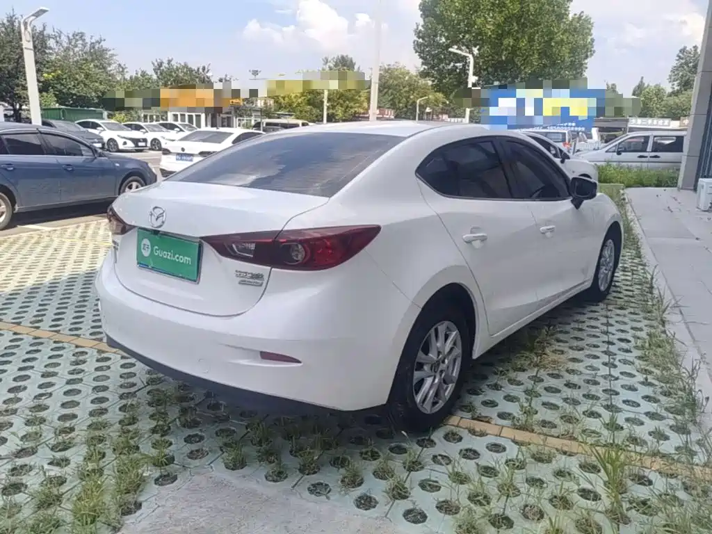 Mazda 3 Axela 2016
