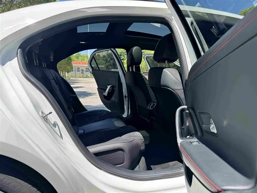 Mercedes-Benz A-Class 2023 — фото 18