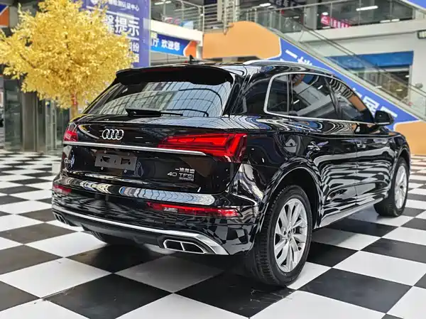 Audi Q5L 2021