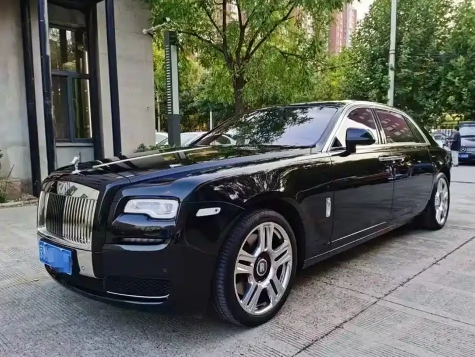 Rolls-Royce Ghost 2013 — фото 1
