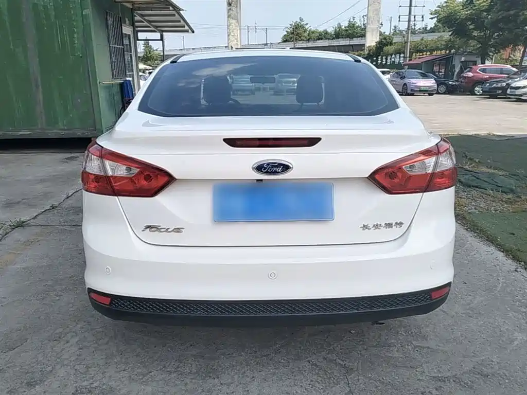 Ford Focus 2015 — фото 6
