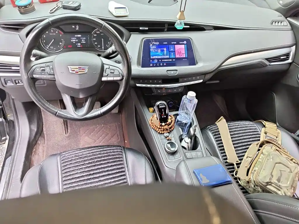 Cadillac XT4 2022 — фото 10