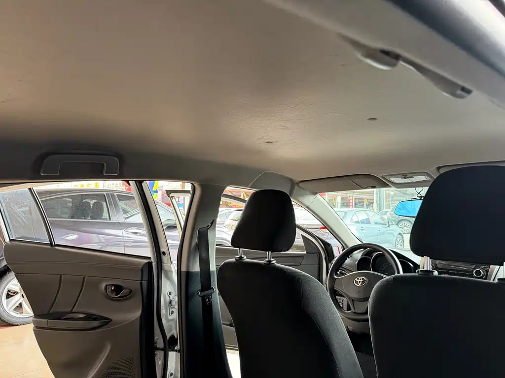 Toyota Yaris L 2018 — фото 26