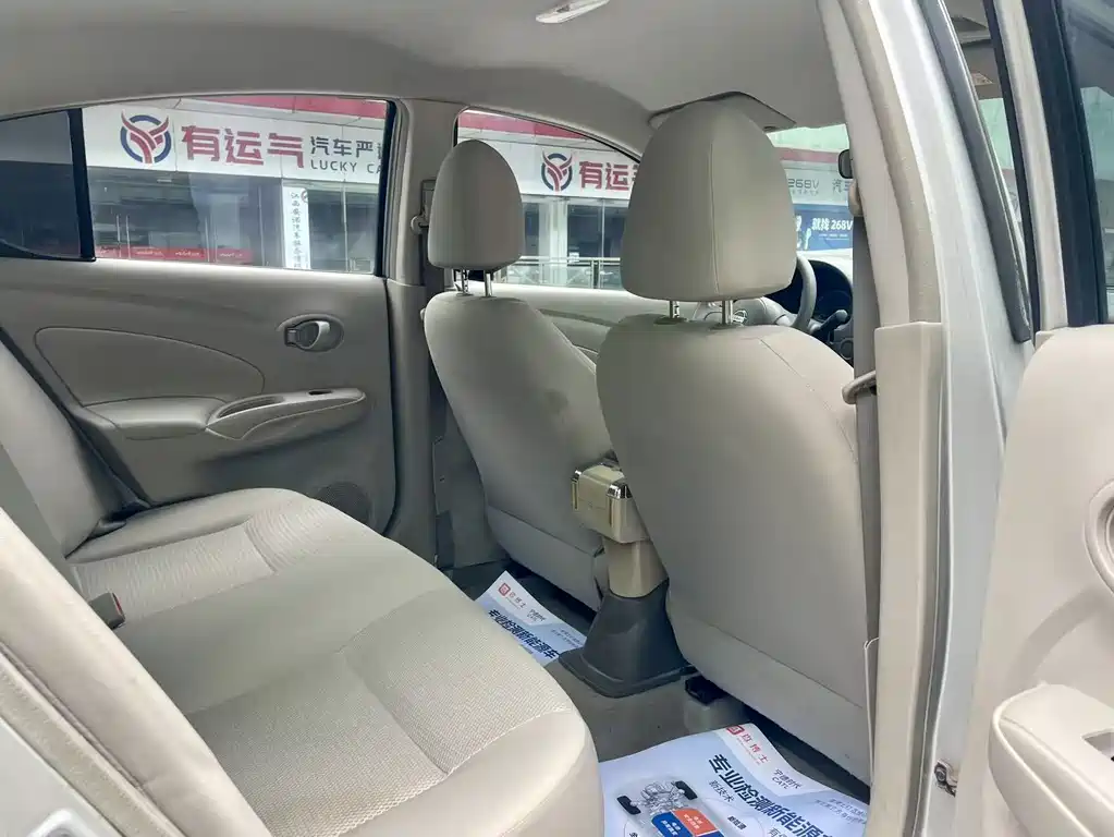 Nissan Sunny 2014 — фото 13