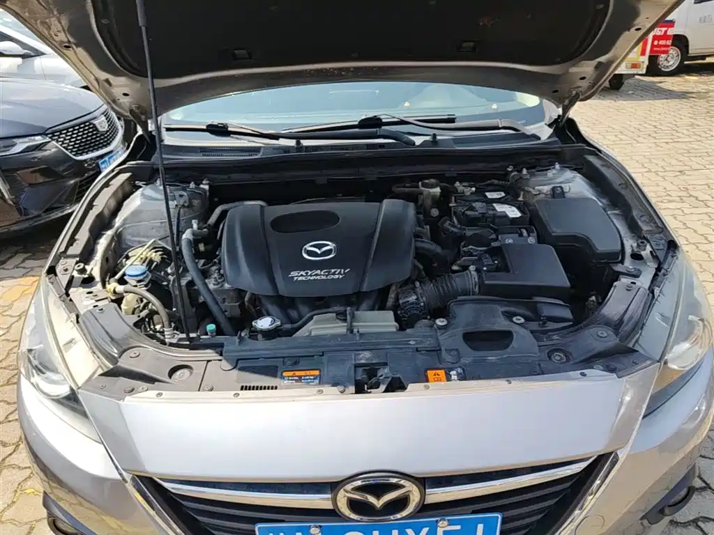 Mazda 3 Axela 2016 — фото 16