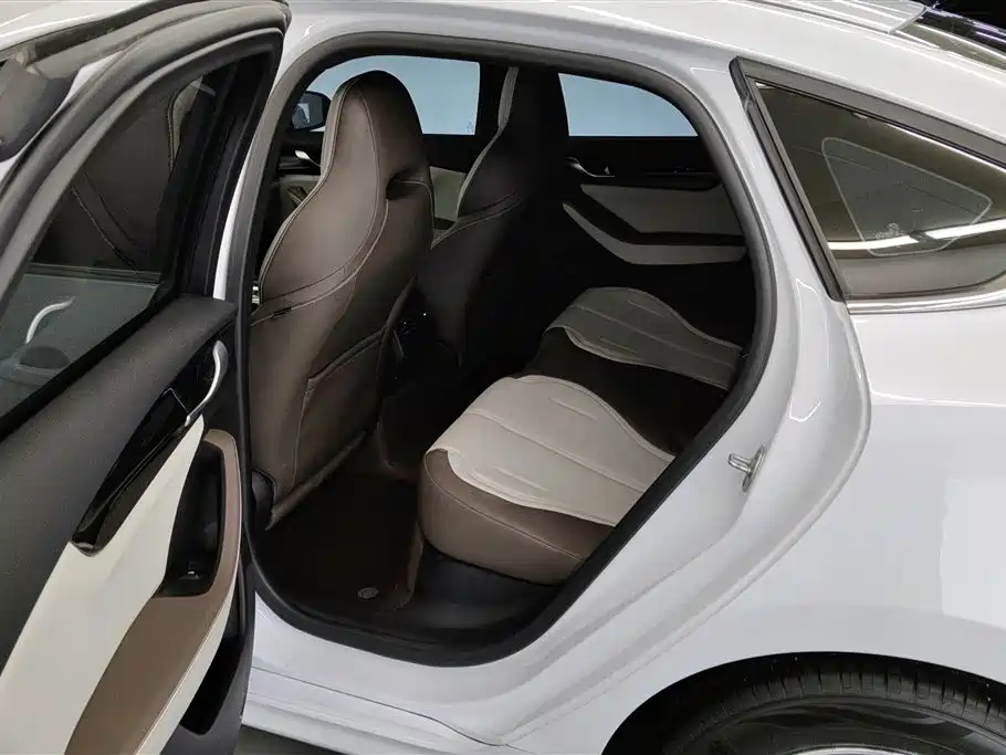 BYD Qin PLUS 2025 — фото 11