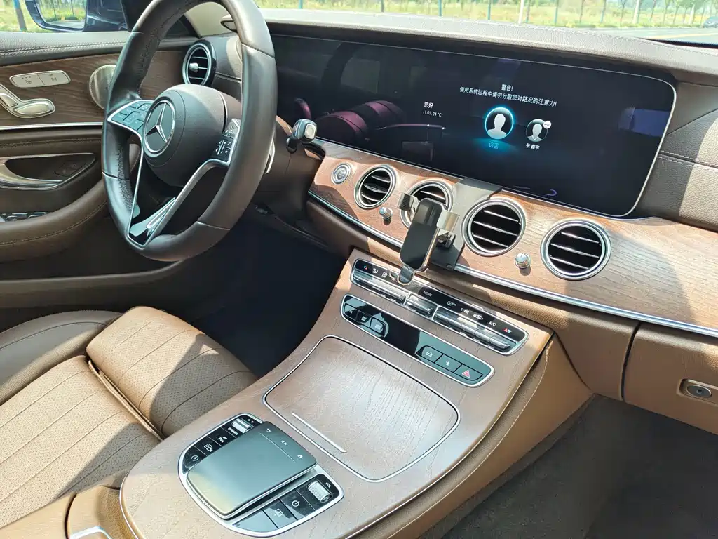 Mercedes-Benz E-Class 2022 — фото 27