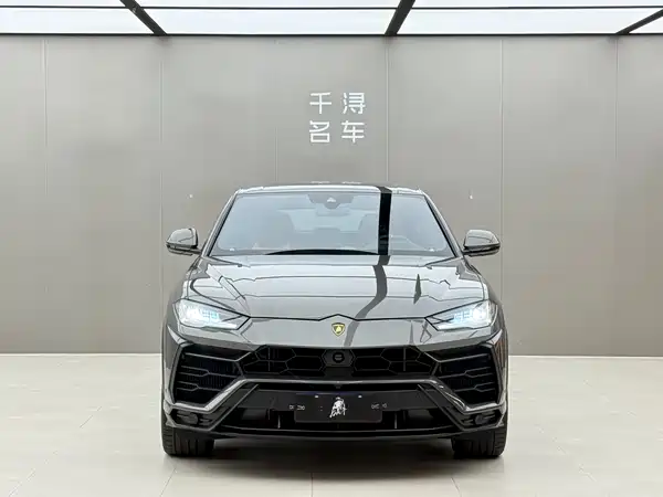Lamborghini Urus 2021