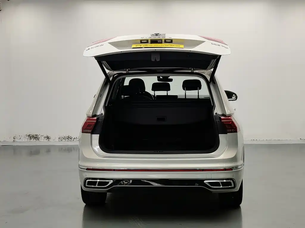 Volkswagen Tiguan L 2021 — фото 9