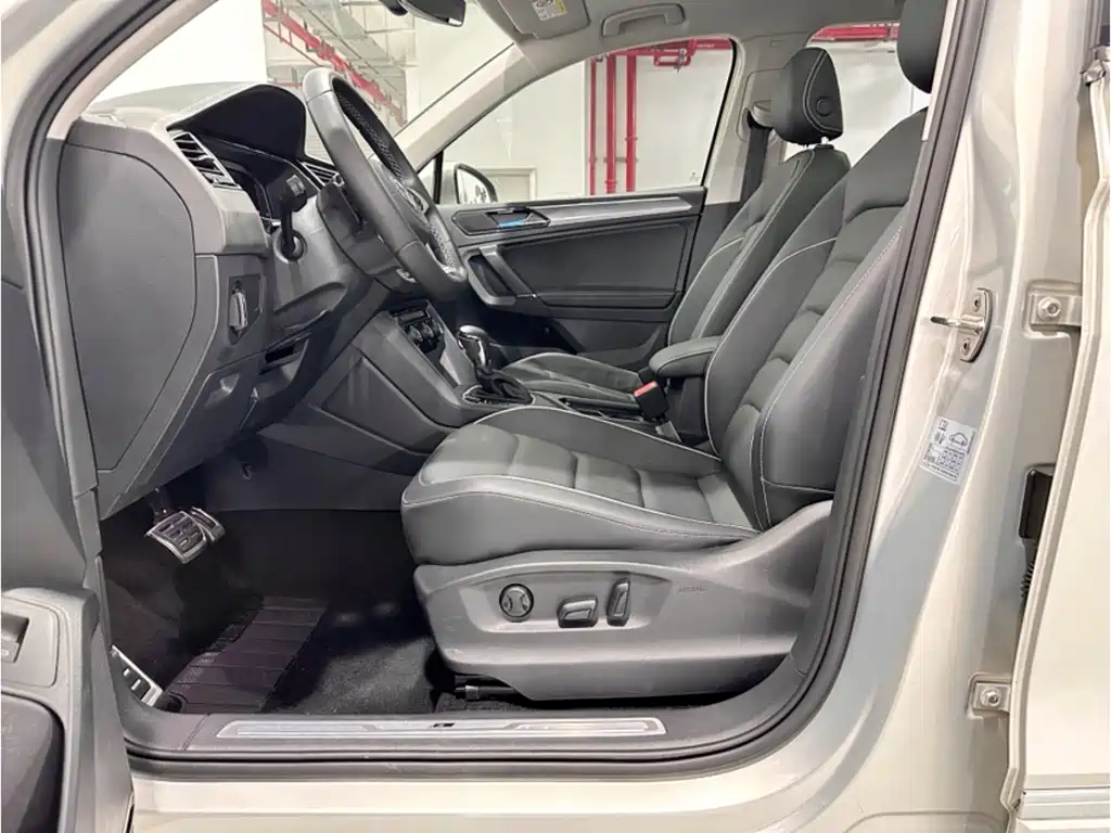Volkswagen Tiguan L 2020 — фото 12