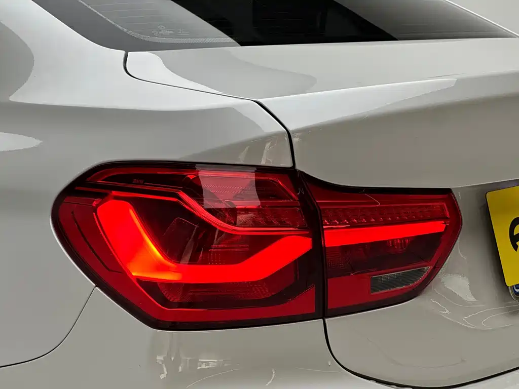 BMW 1 Series 2020 — фото 18