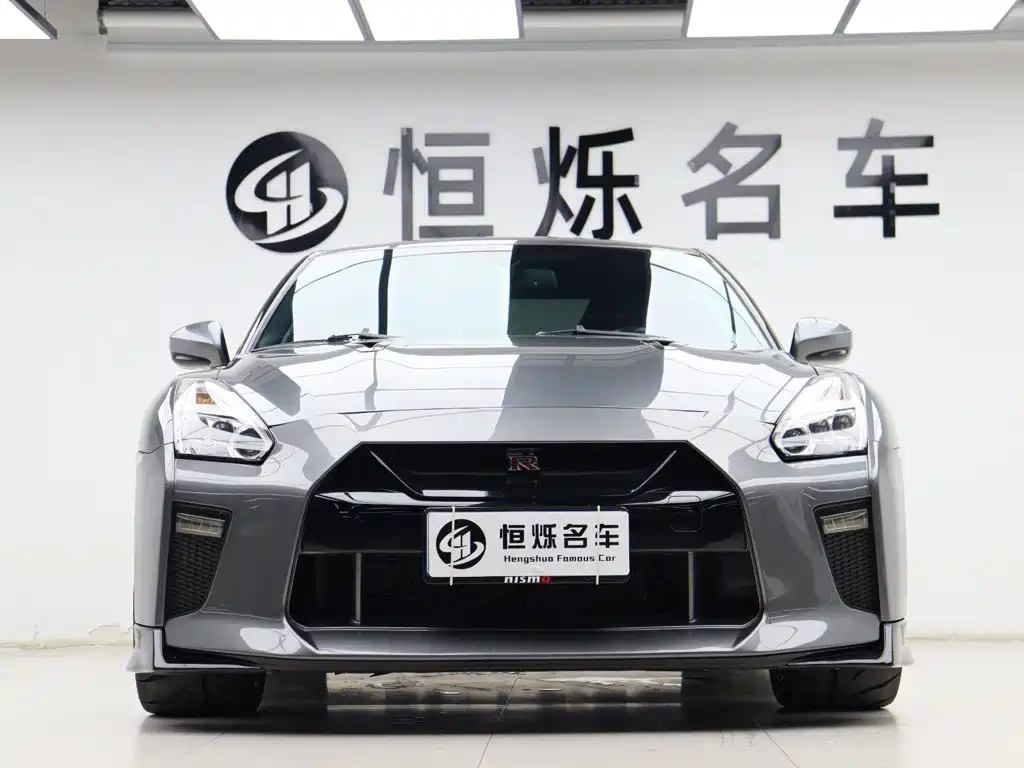Nissan GT-R 2015 — фото 26