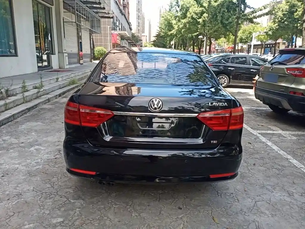 Volkswagen Lavida 2015