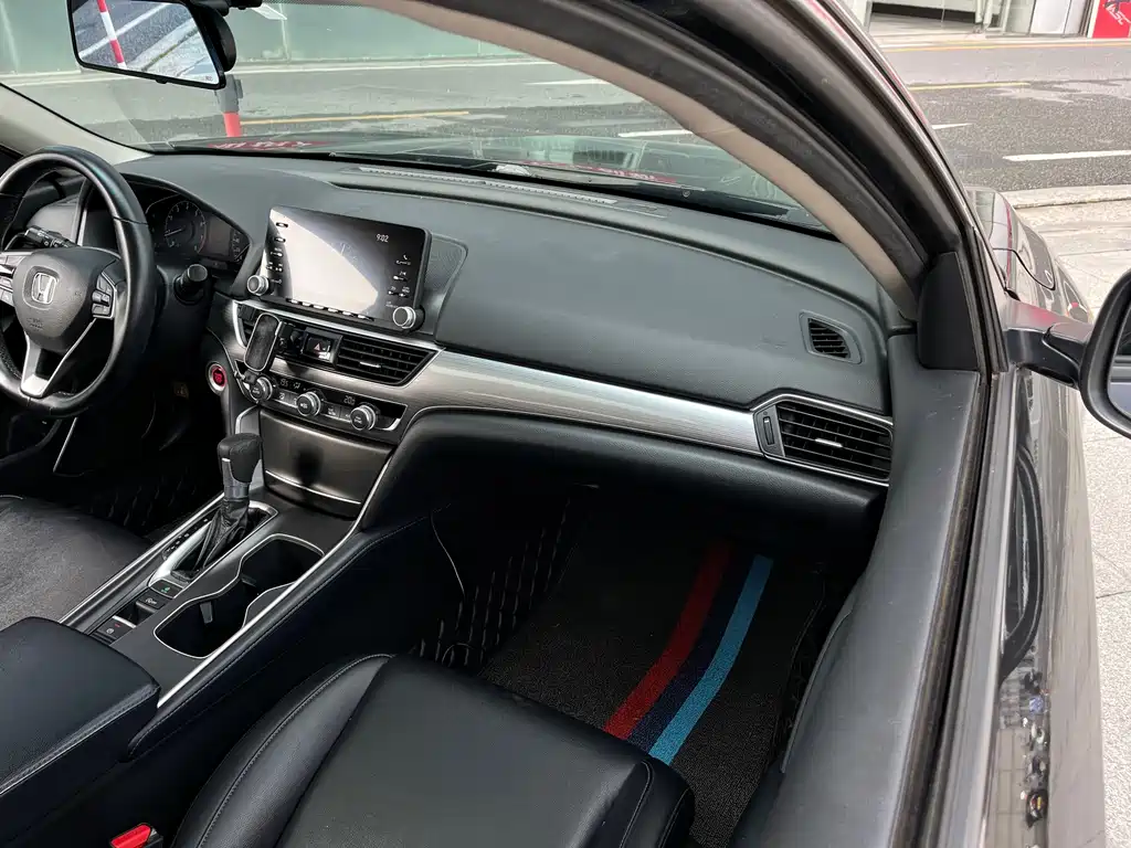 Honda Accord 2018 — фото 16