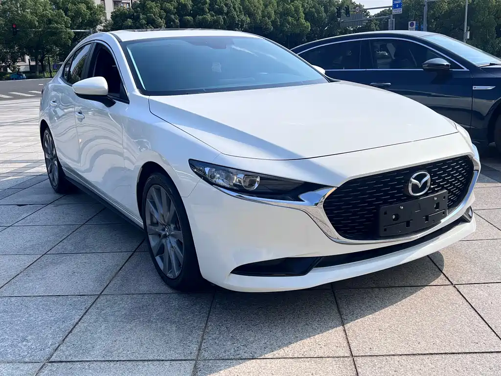 Mazda 3 Axela 2024