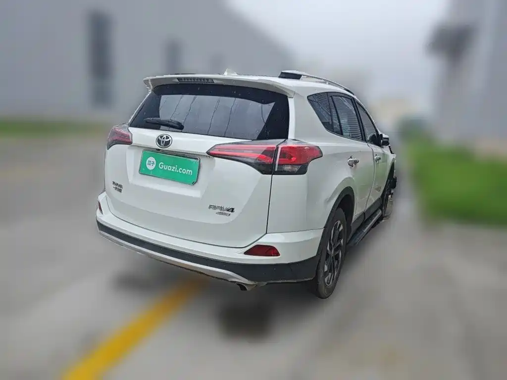 Toyota RAV4 2016 — фото 4