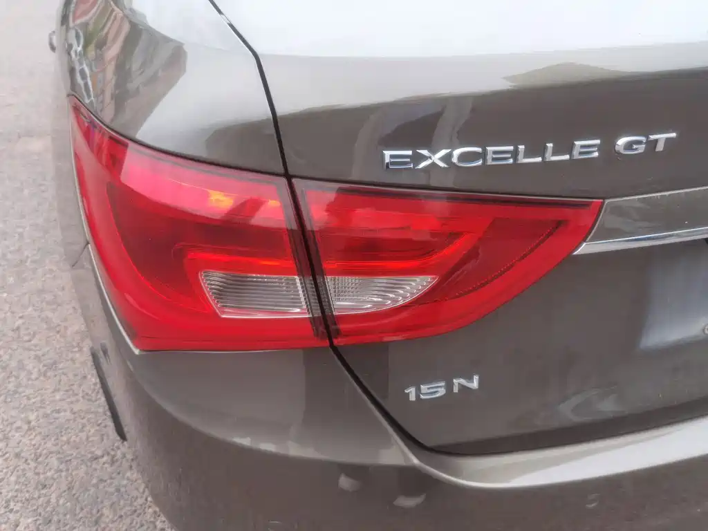 Buick Excelle 2017 — фото 11