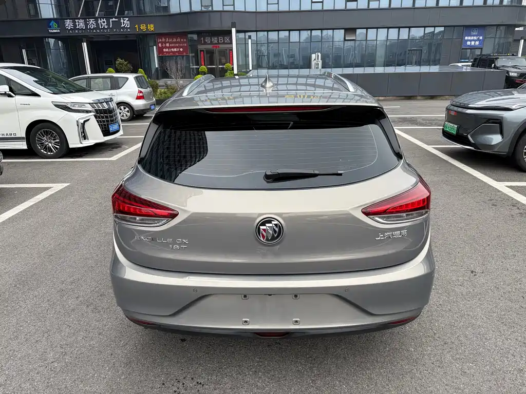 Buick Excelle 2019 — фото 4