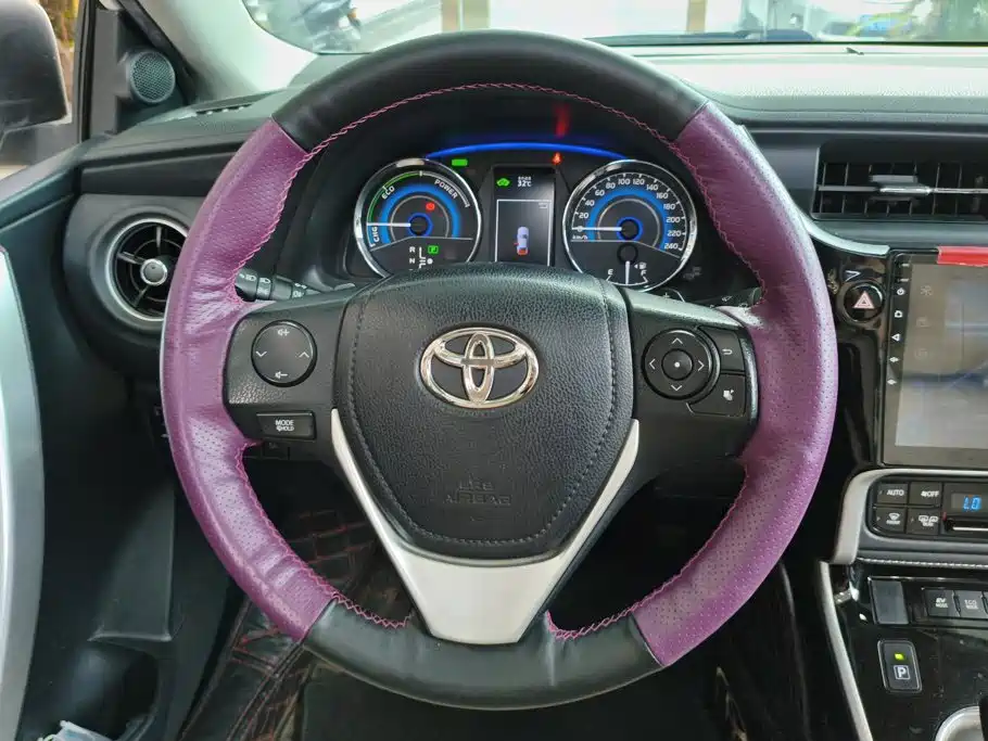 Toyota Corolla 2018 — фото 15