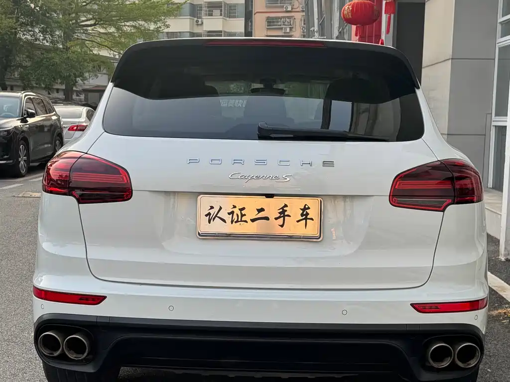 Porsche Cayenne 2017 — фото 20
