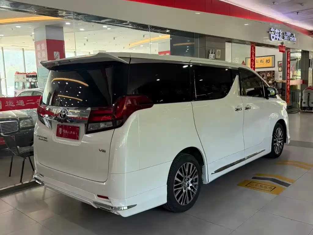 Toyota Alphard 2018 — фото 4