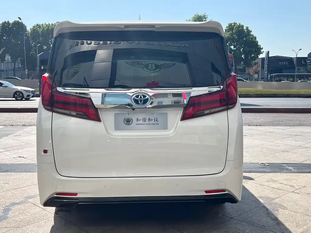 Toyota Alphard 2020 — фото 12