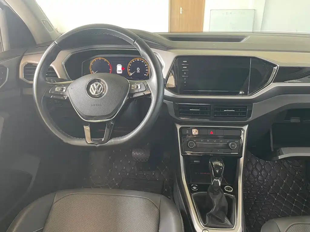 Volkswagen T-Cross 2020 — фото 13