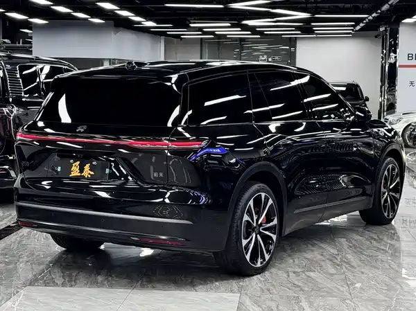 NIO ES8 2024
