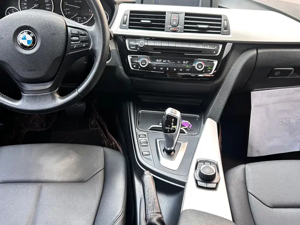BMW 3 Series 2015 — фото 17