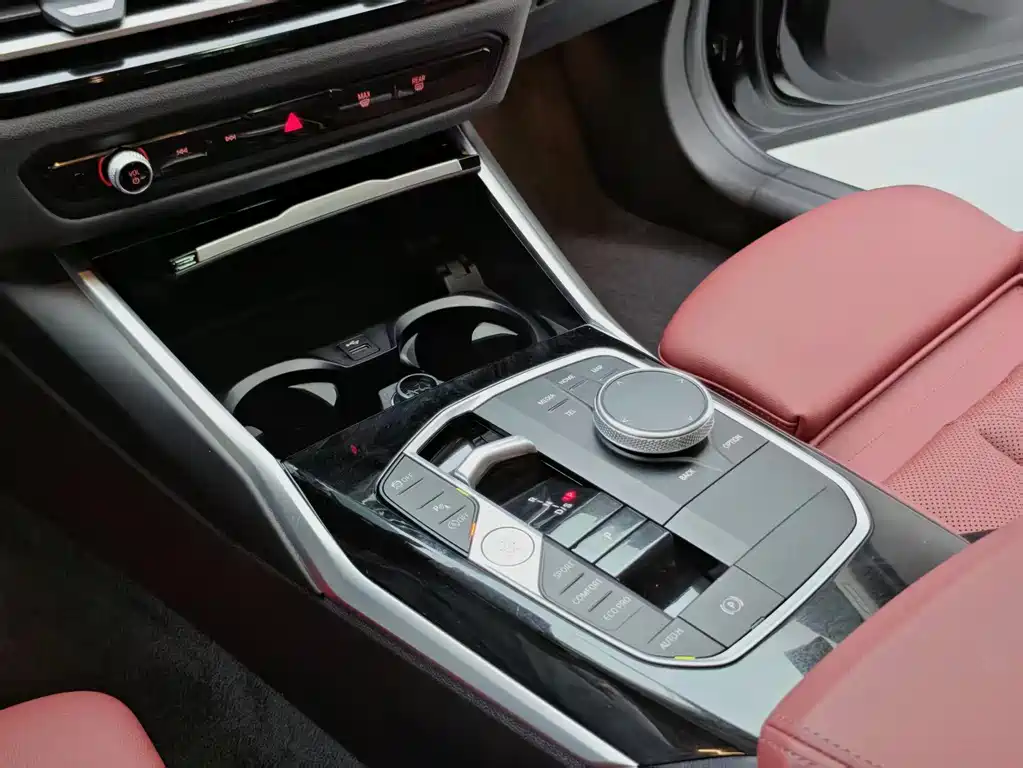 BMW 3 Series 2023 — фото 15