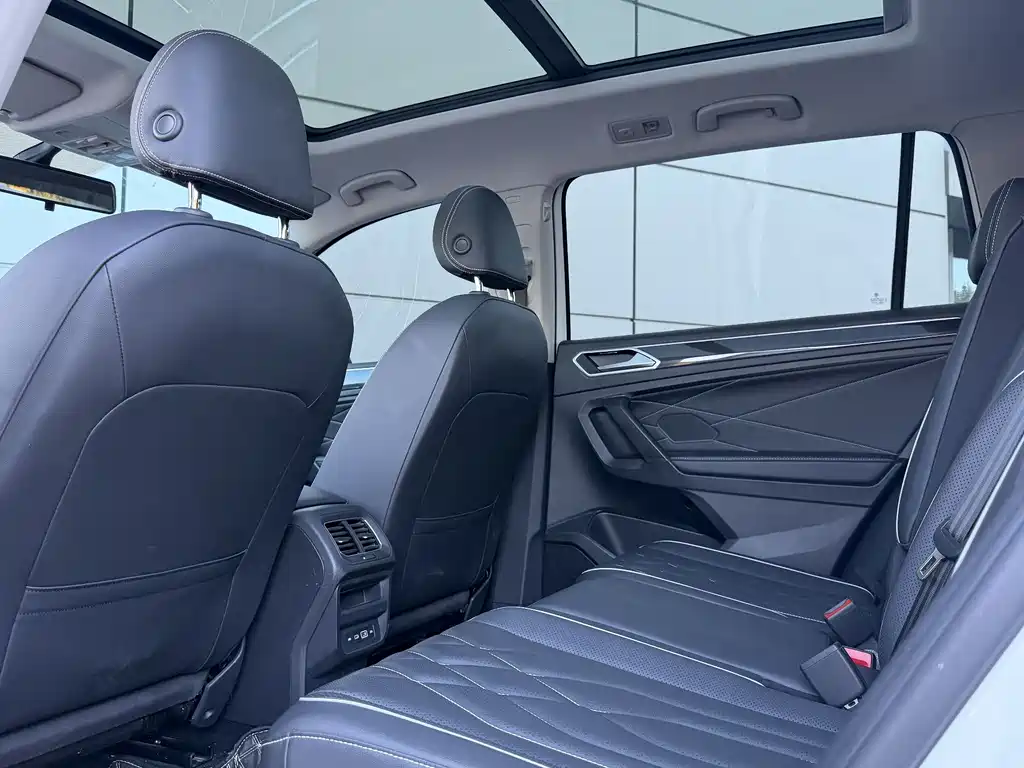 Volkswagen Tiguan L 2022 — фото 14
