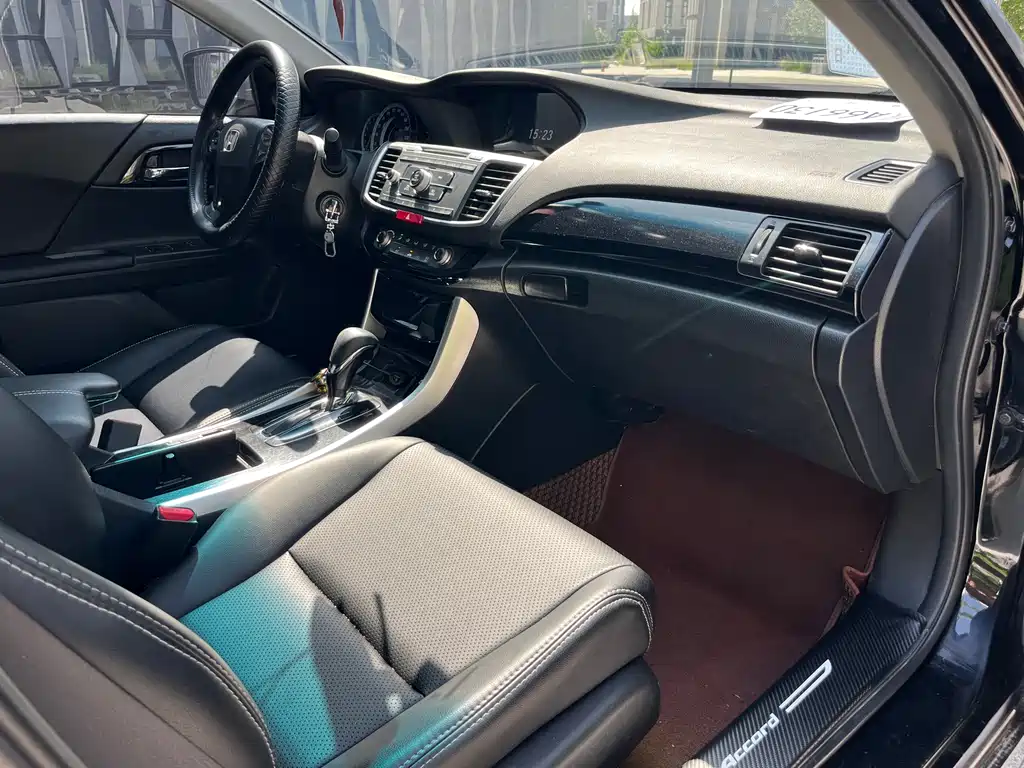 Honda Accord 2018 — фото 9