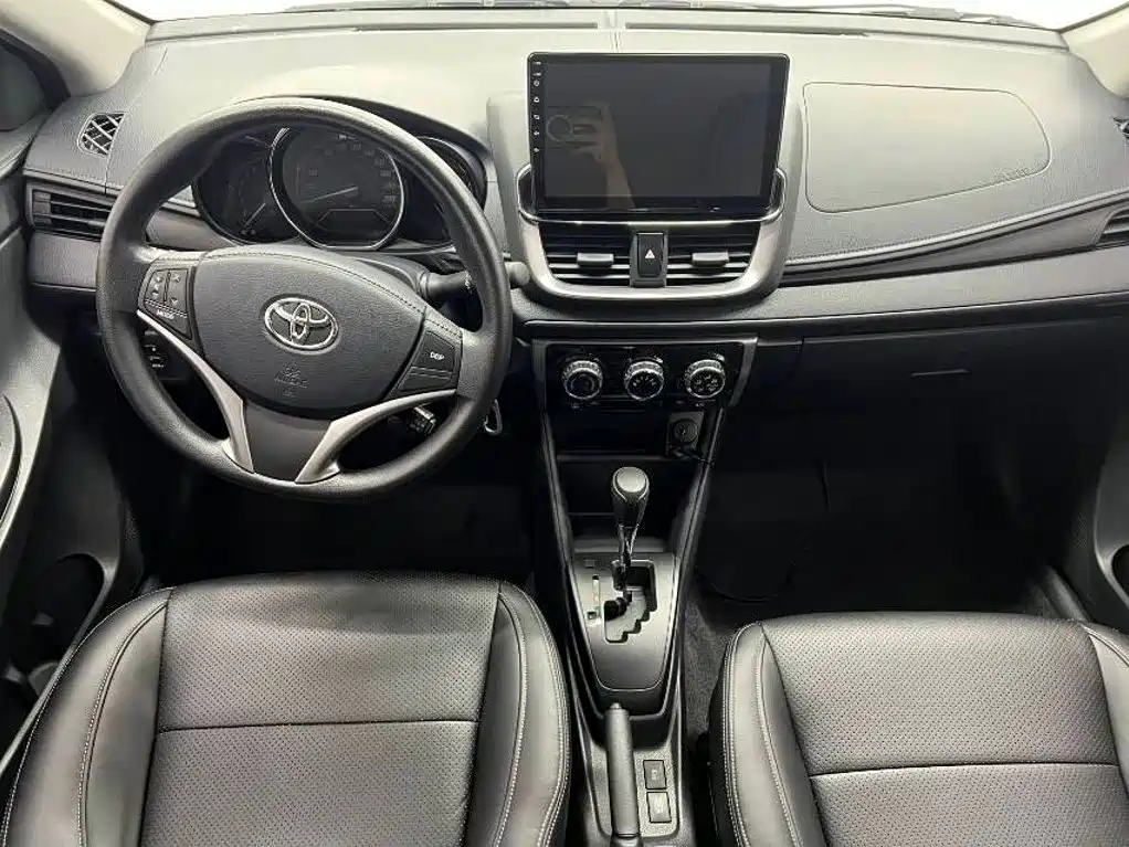 Toyota Yaris L 2022 — фото 15