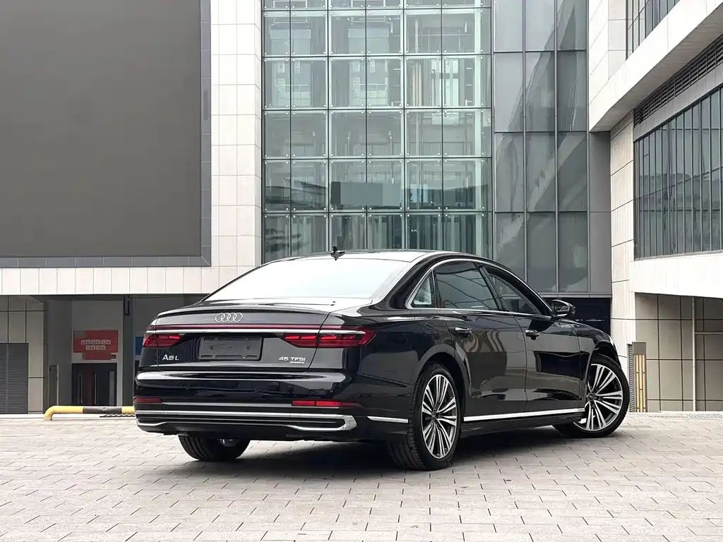 Audi A8 2024 — фото 8