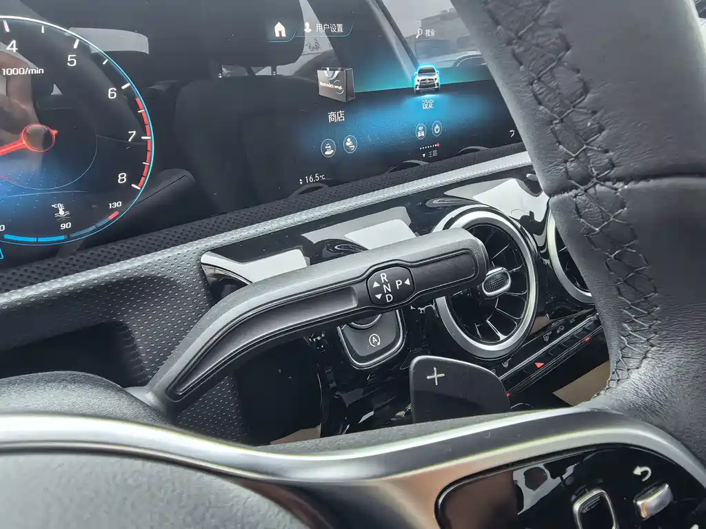 Mercedes-Benz A-Class 2023 — фото 14