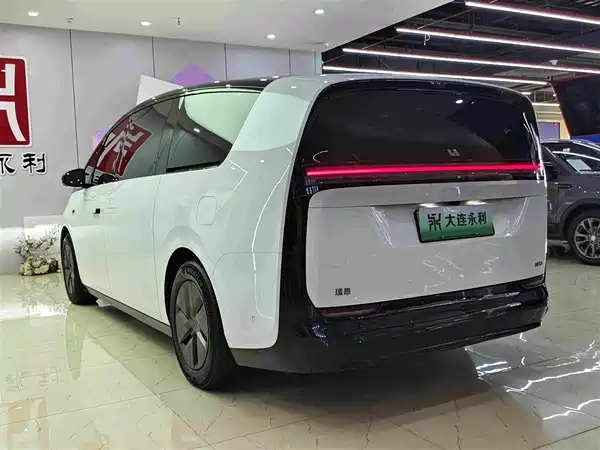 Li Auto MEGA 2025