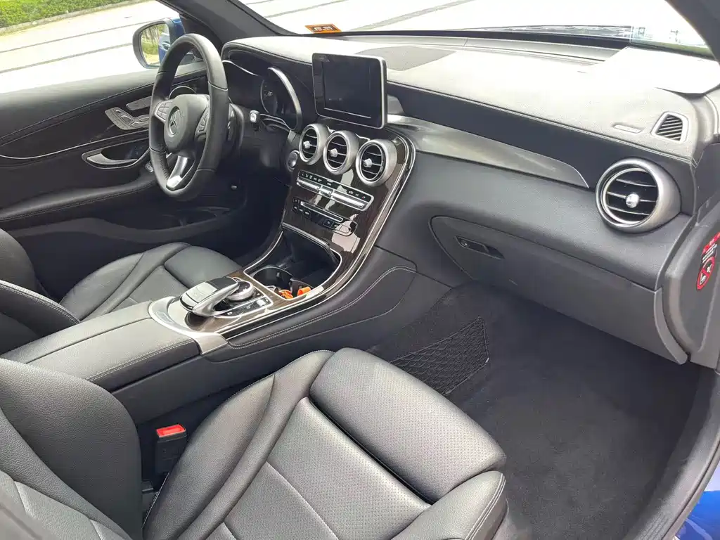 Mercedes-Benz GLC 2019 — фото 15