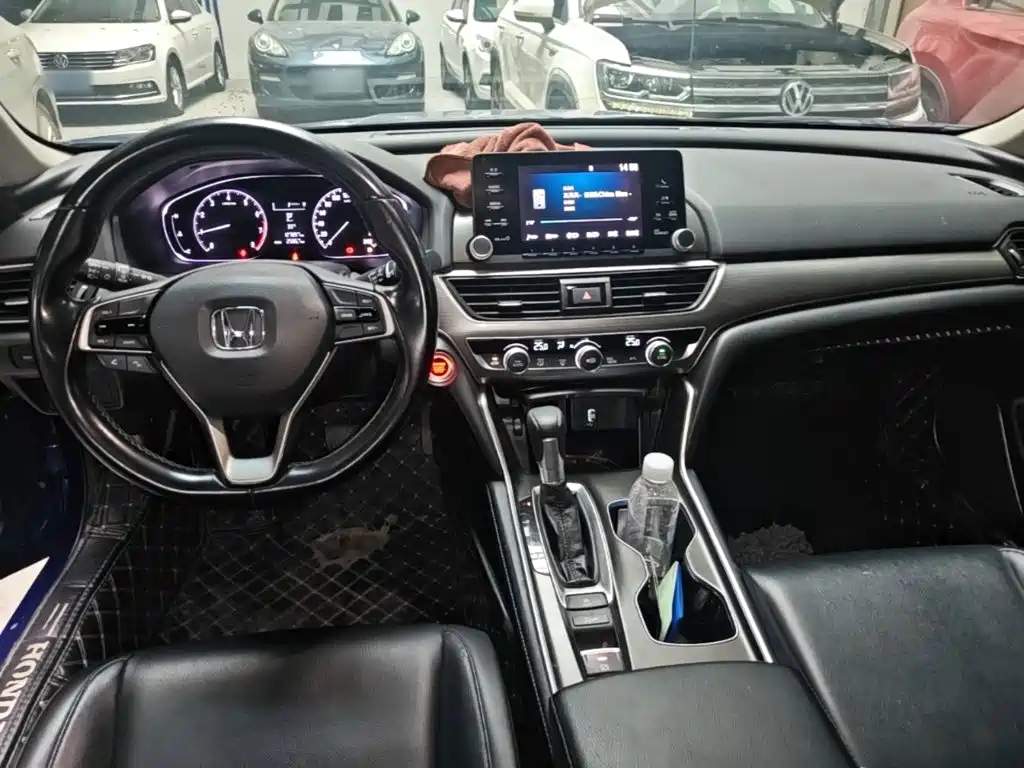 Honda Accord 2019 — фото 10