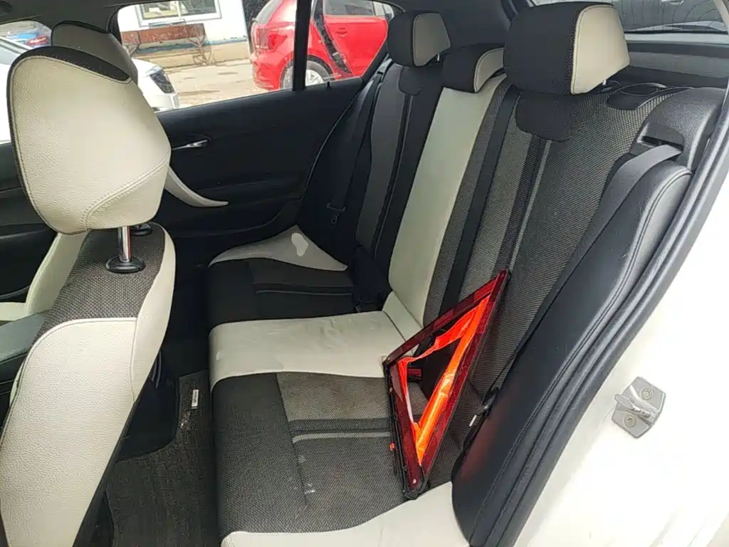 BMW 1 Series 2016 — фото 17
