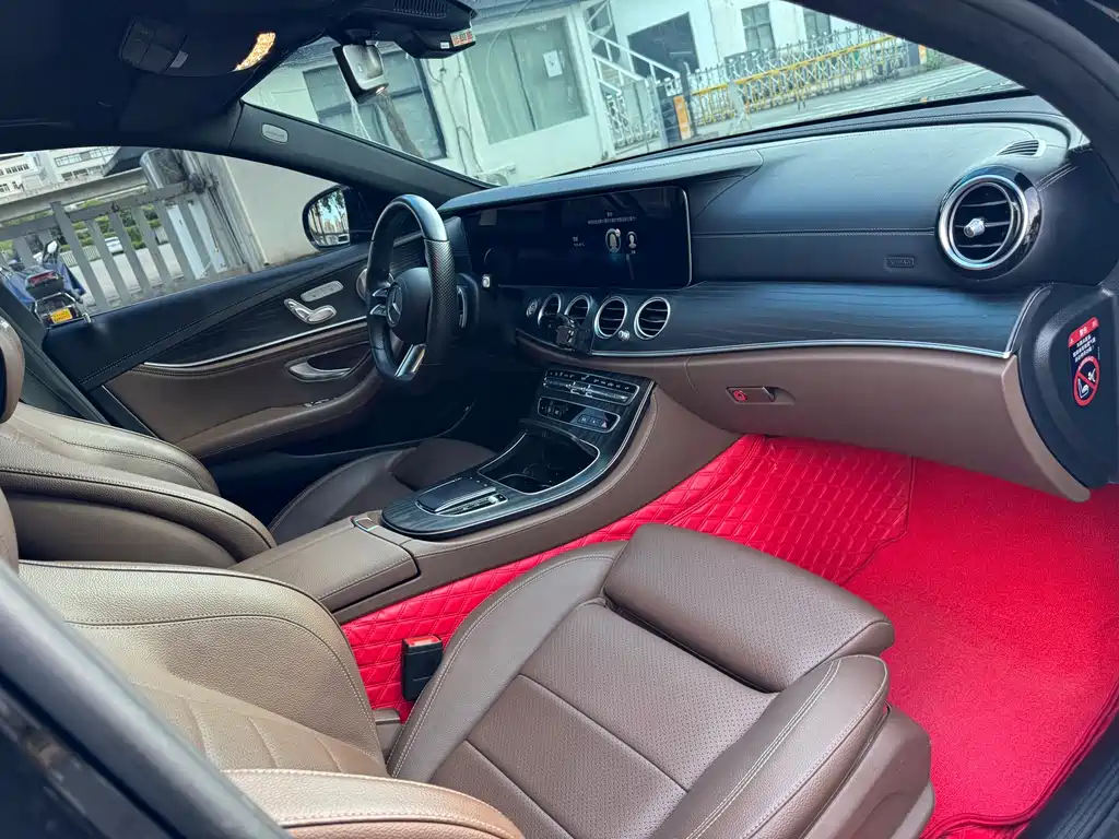 Mercedes-Benz E-Class 2022 — фото 12