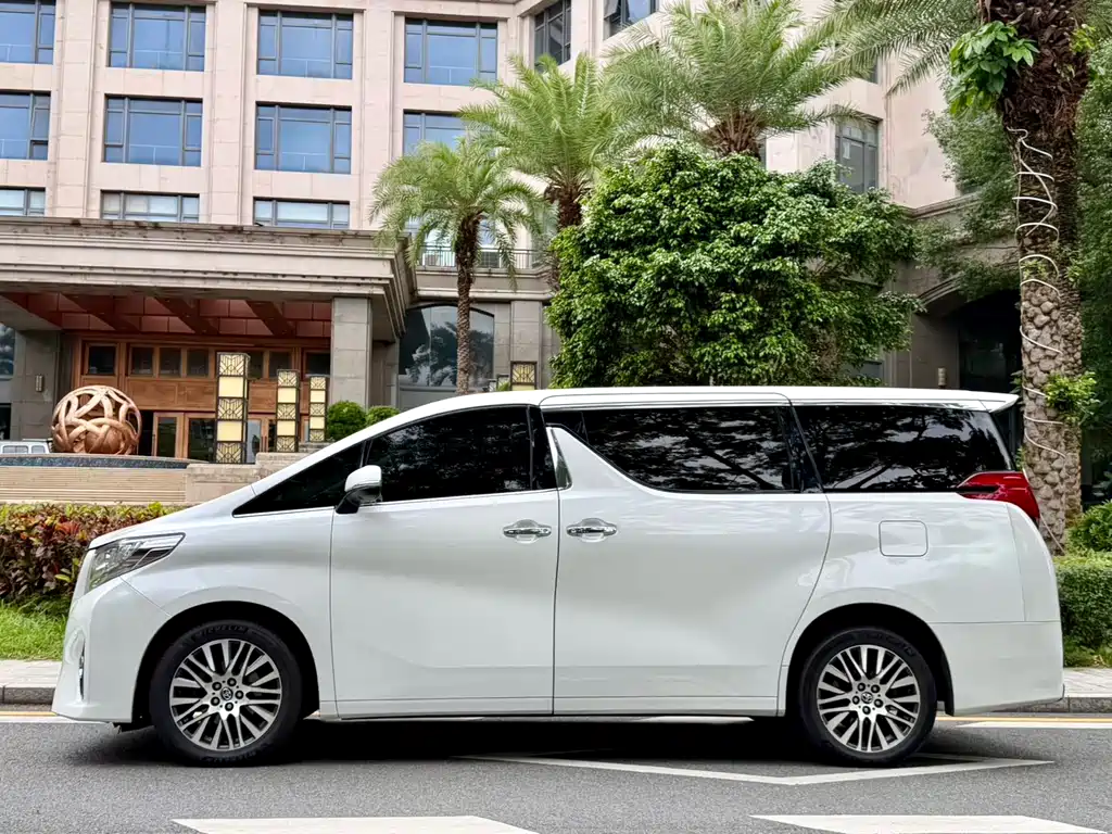 Toyota Alphard 2016