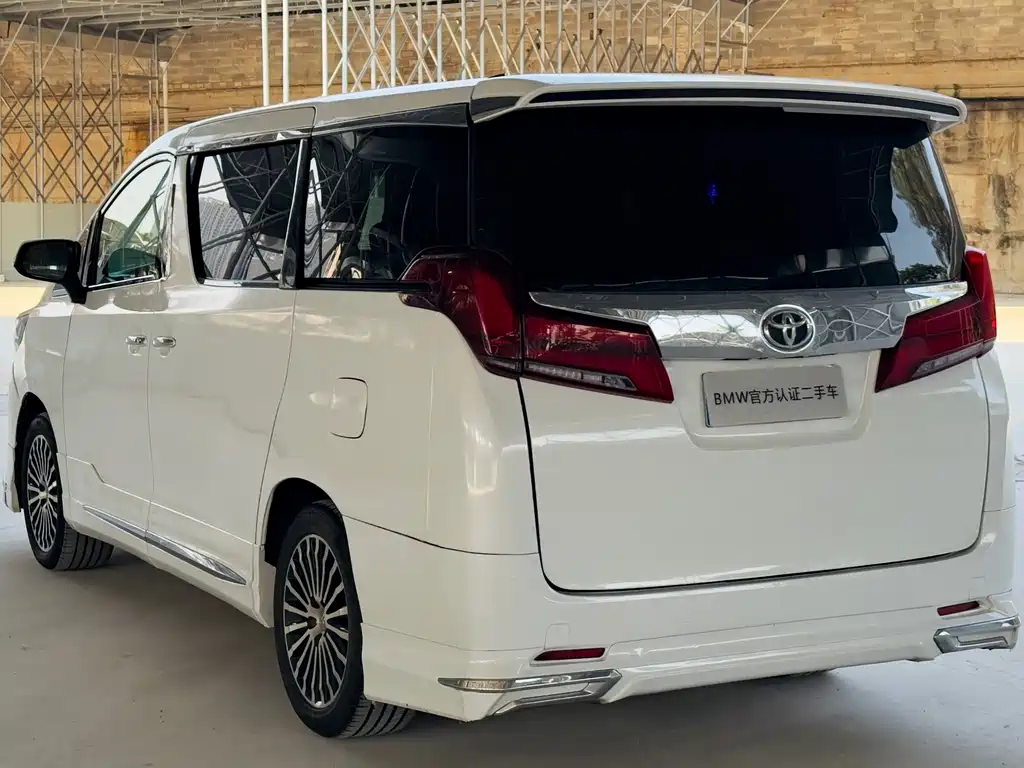 Toyota Alphard 2012 — фото 12